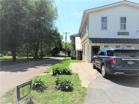 206 W 3rd St, Mount Carmel, PA 17851